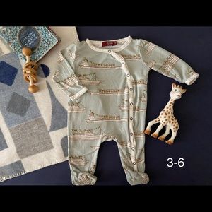 Milk barn 3-6 Footie